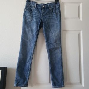 Slim boyfriend fit jean.